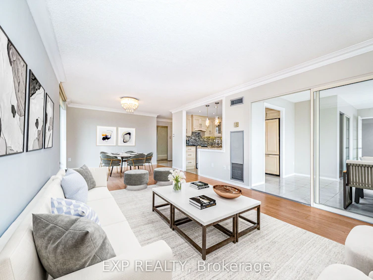 404-30 Harding Boulevard W, Richmond Hill, ON, L4C 9M3