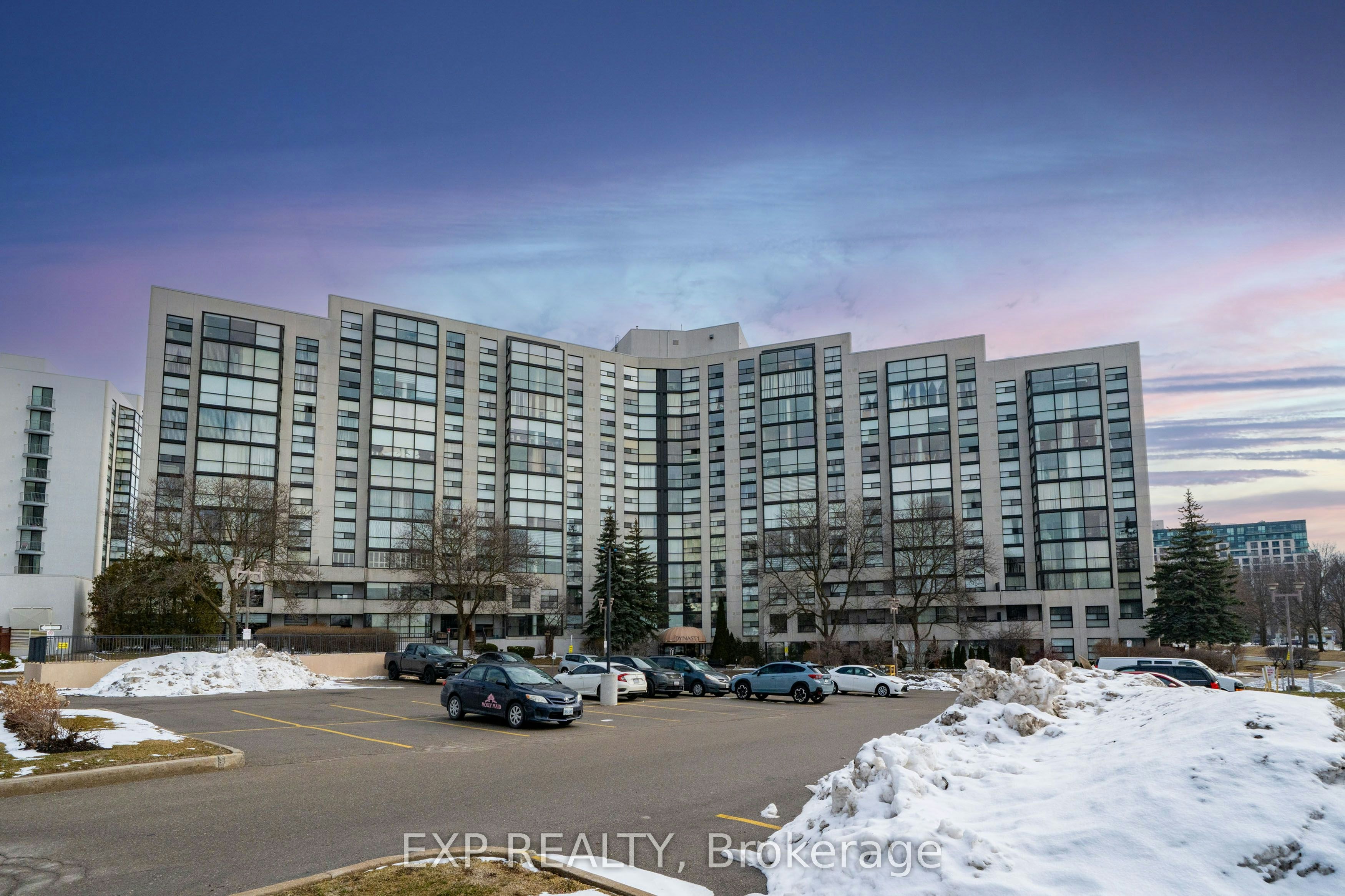 404-30 Harding Boulevard W - 3