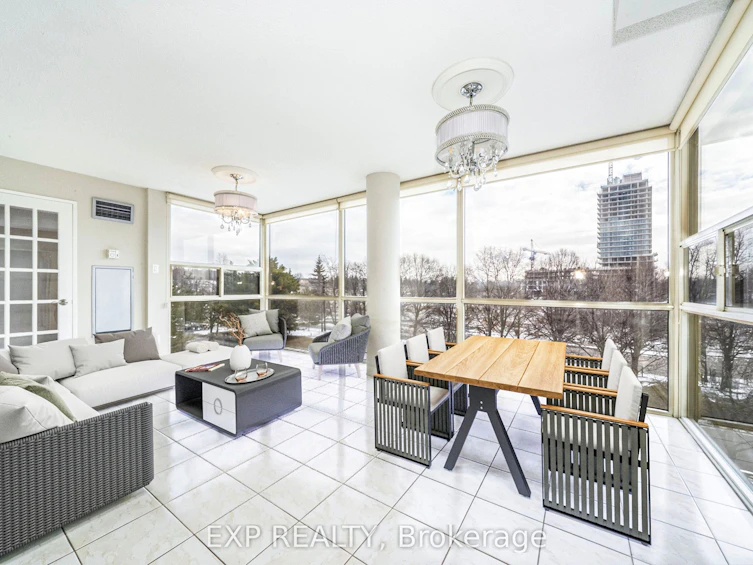 404-30 Harding Boulevard W, Richmond Hill, ON, L4C 9M3 - 5