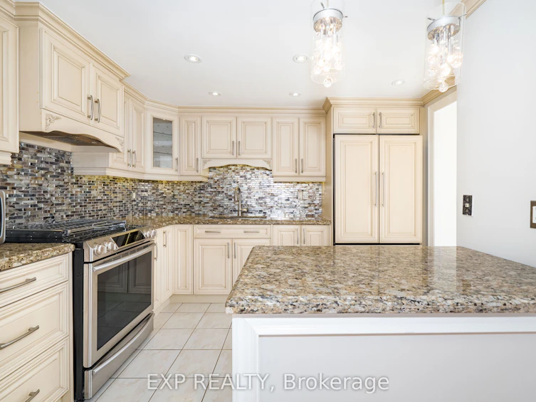 404-30 Harding Boulevard W, Richmond Hill, ON, L4C 9M3 - 17