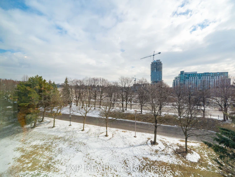 404-30 Harding Boulevard W, Richmond Hill, ON, L4C 9M3 - 25