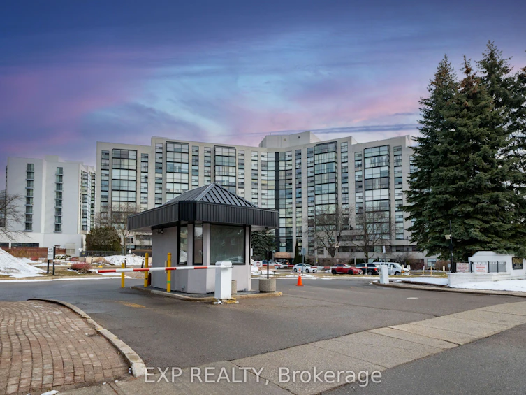 404-30 Harding Boulevard W, Richmond Hill, ON, L4C 9M3 - 38