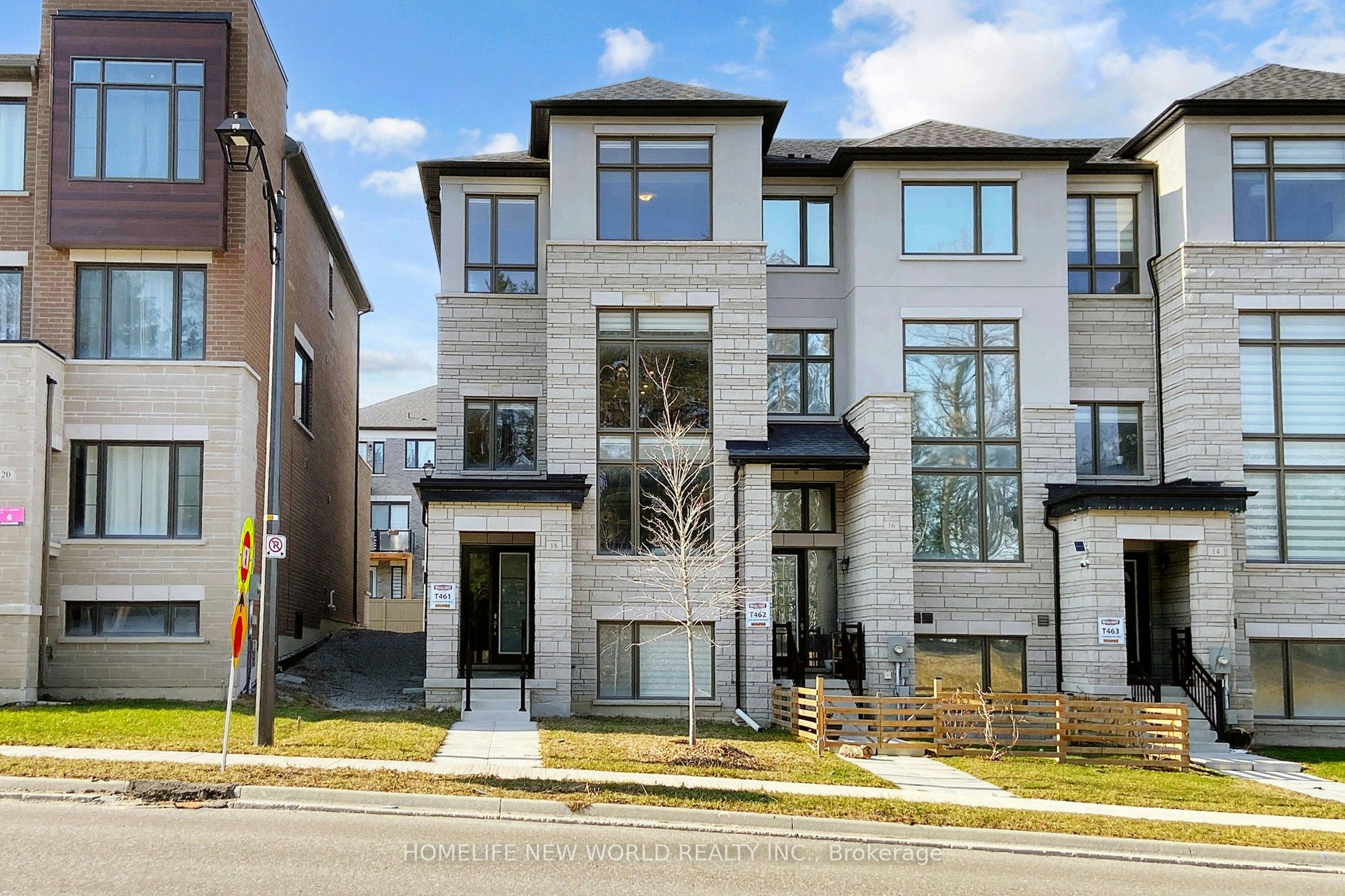 18 Bennington Road, Newmarket, ON, L3X 0M8