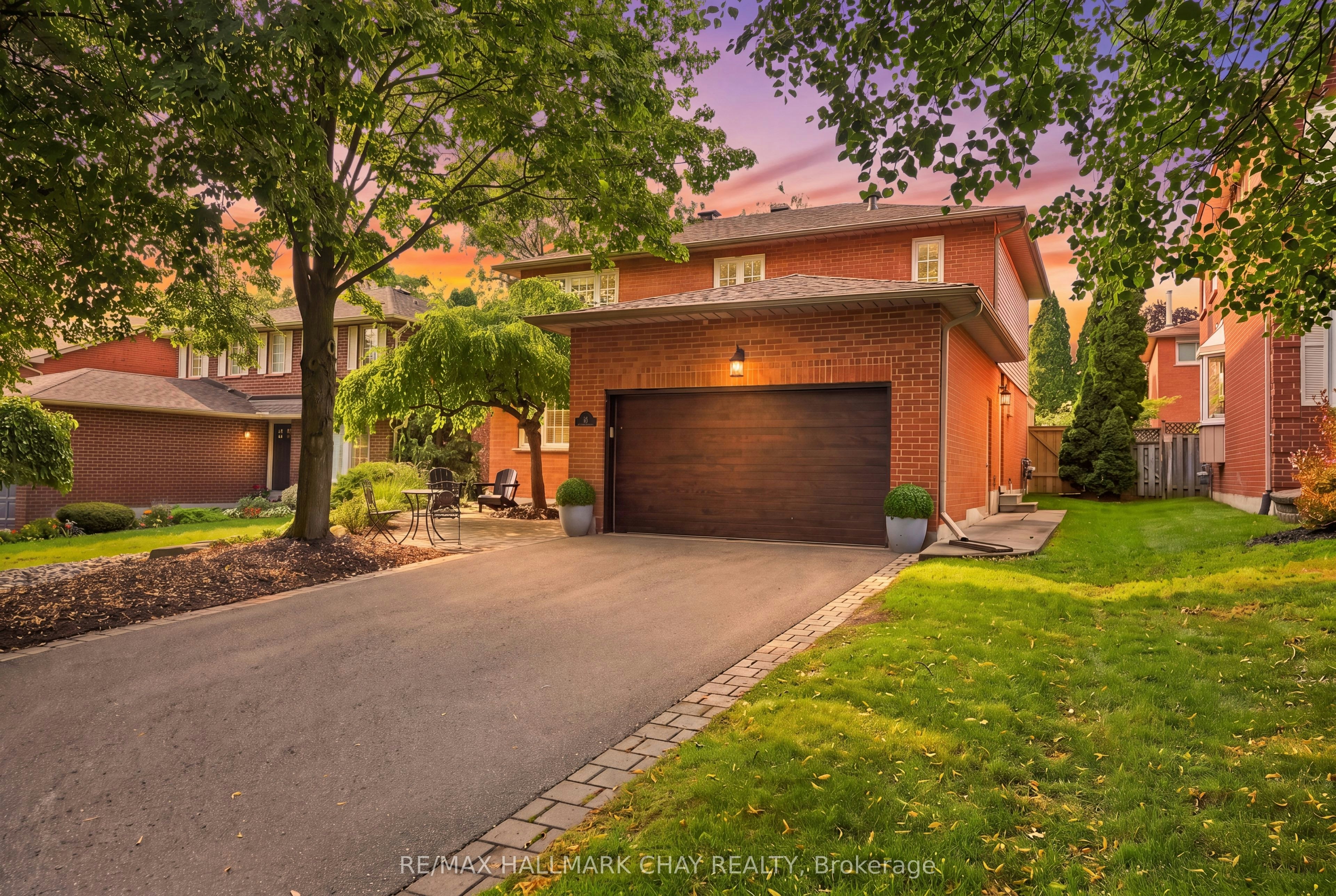 23 Twelve Oaks Drive, Aurora, ON, L4G 6J5