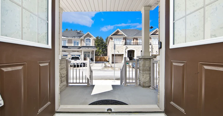 33 Liam Lane, Markham, ON, L3S 3J5 - 2
