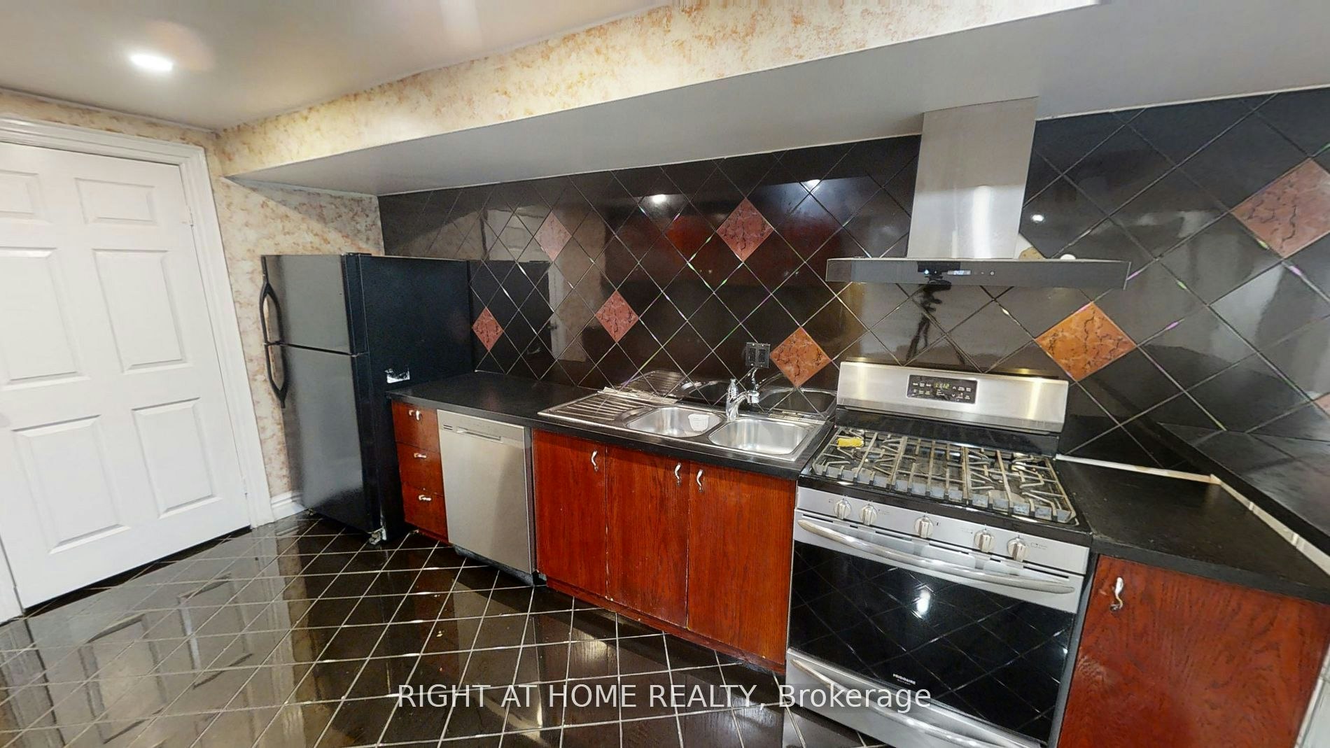 31 Northgate Crescent E, Richmond Hill, ON, L4B 2K8 - 3