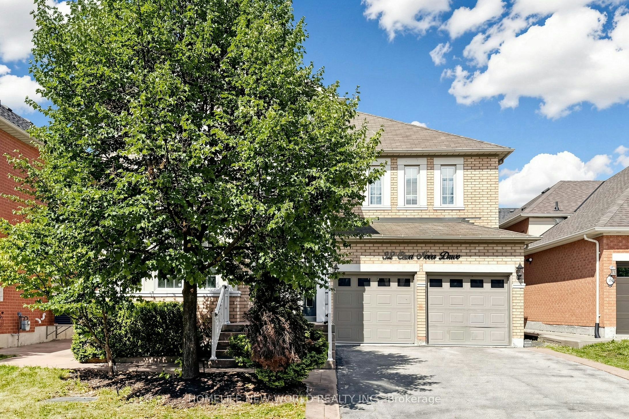 32 Casa Nova Drive, Vaughan, ON, L4H 3A1