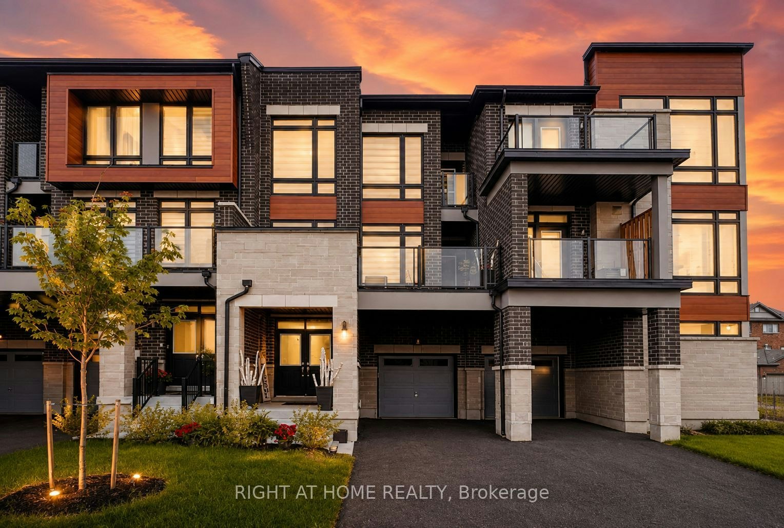 279 Moody Drive, Vaughan, ON, L4H 3N5