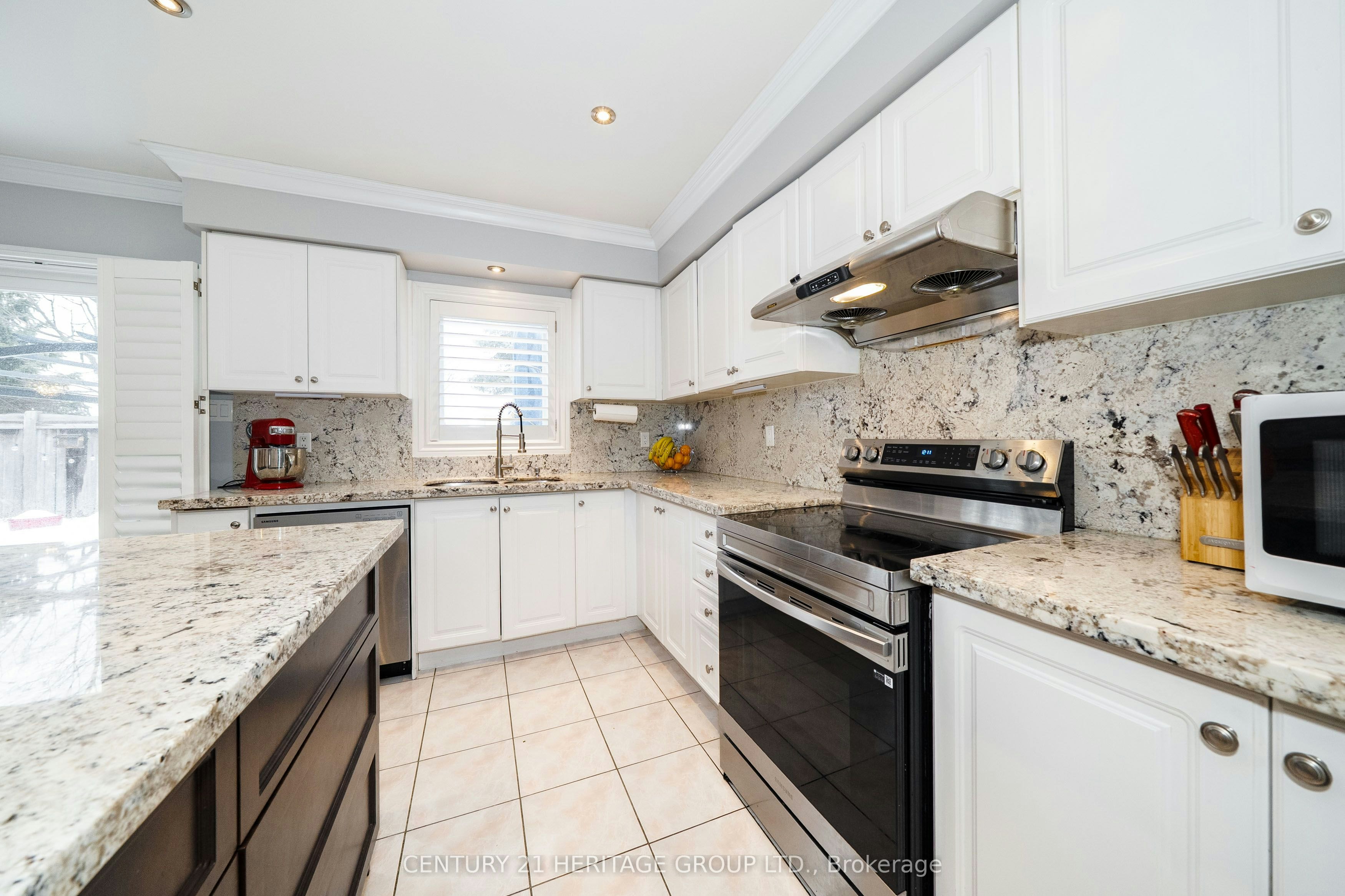 2211 Old Rutherford Road, Vaughan, ON, L6A 1Z7 - 8
