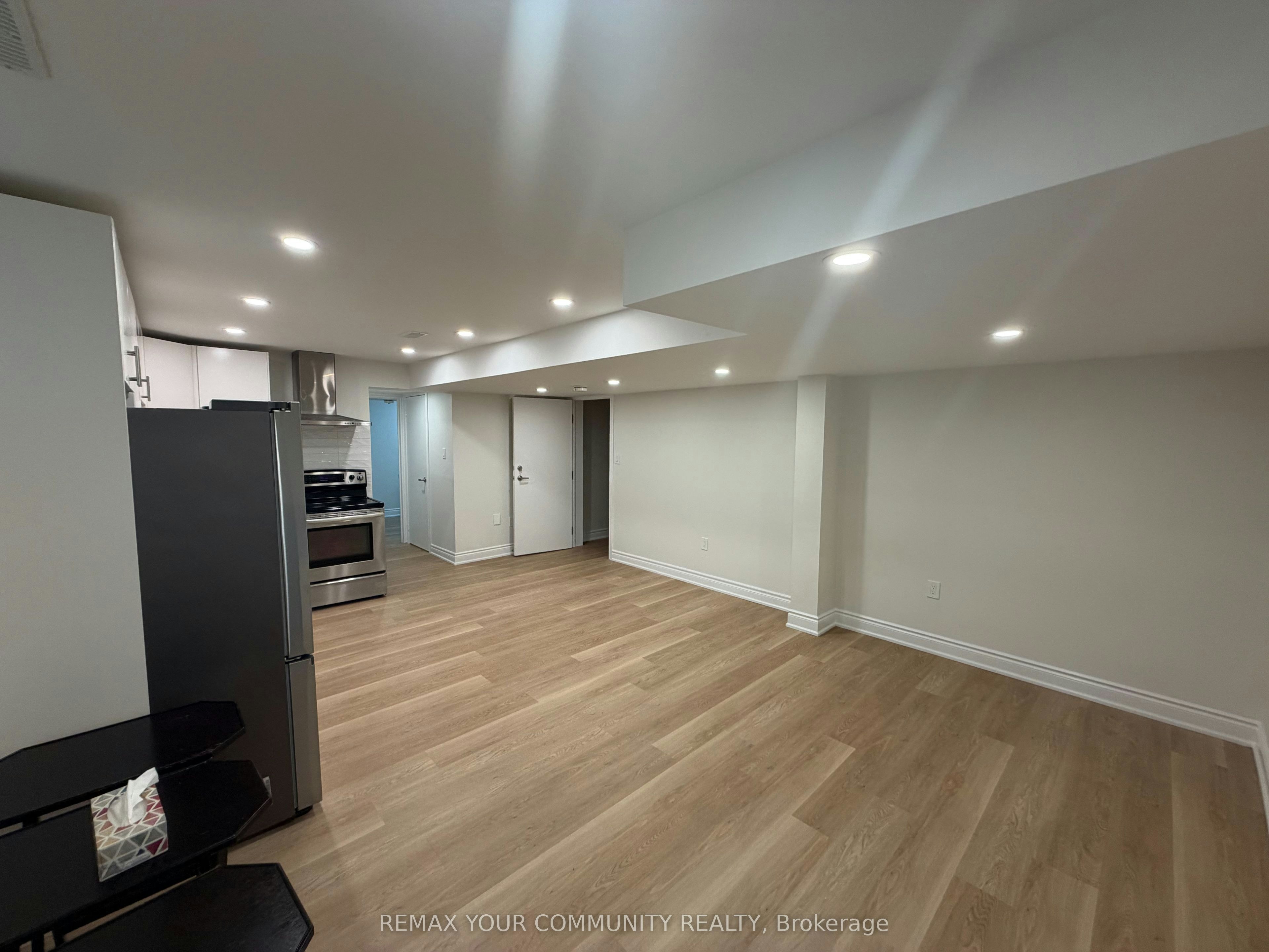 414 Wycliffe Avenue, Vaughan, ON, L4L 3P4 - 7