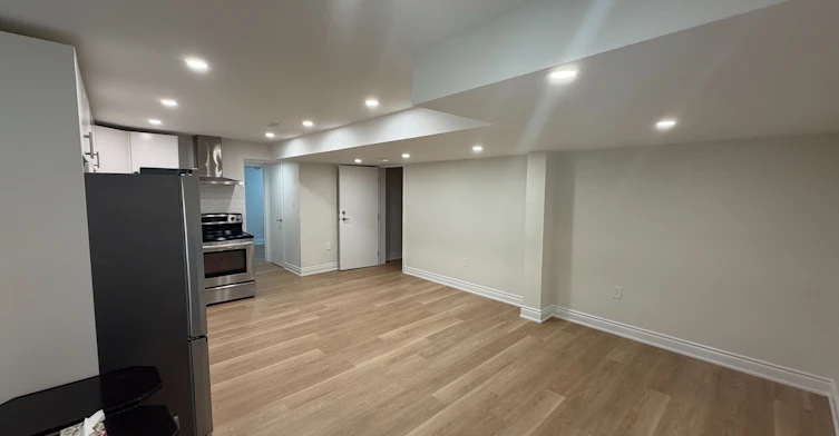 414 Wycliffe Avenue, Vaughan, ON, L4L 3P4 - 7