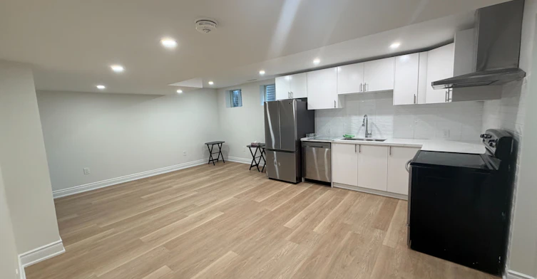414 Wycliffe Avenue, Vaughan, ON, L4L 3P4 - 8