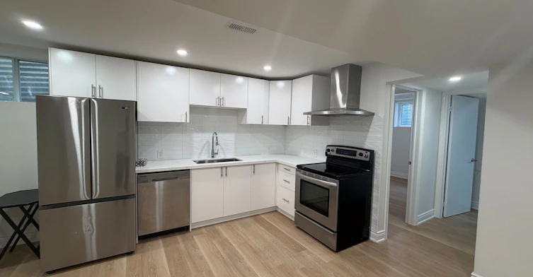 414 Wycliffe Avenue, Vaughan, ON, L4L 3P4 - 6