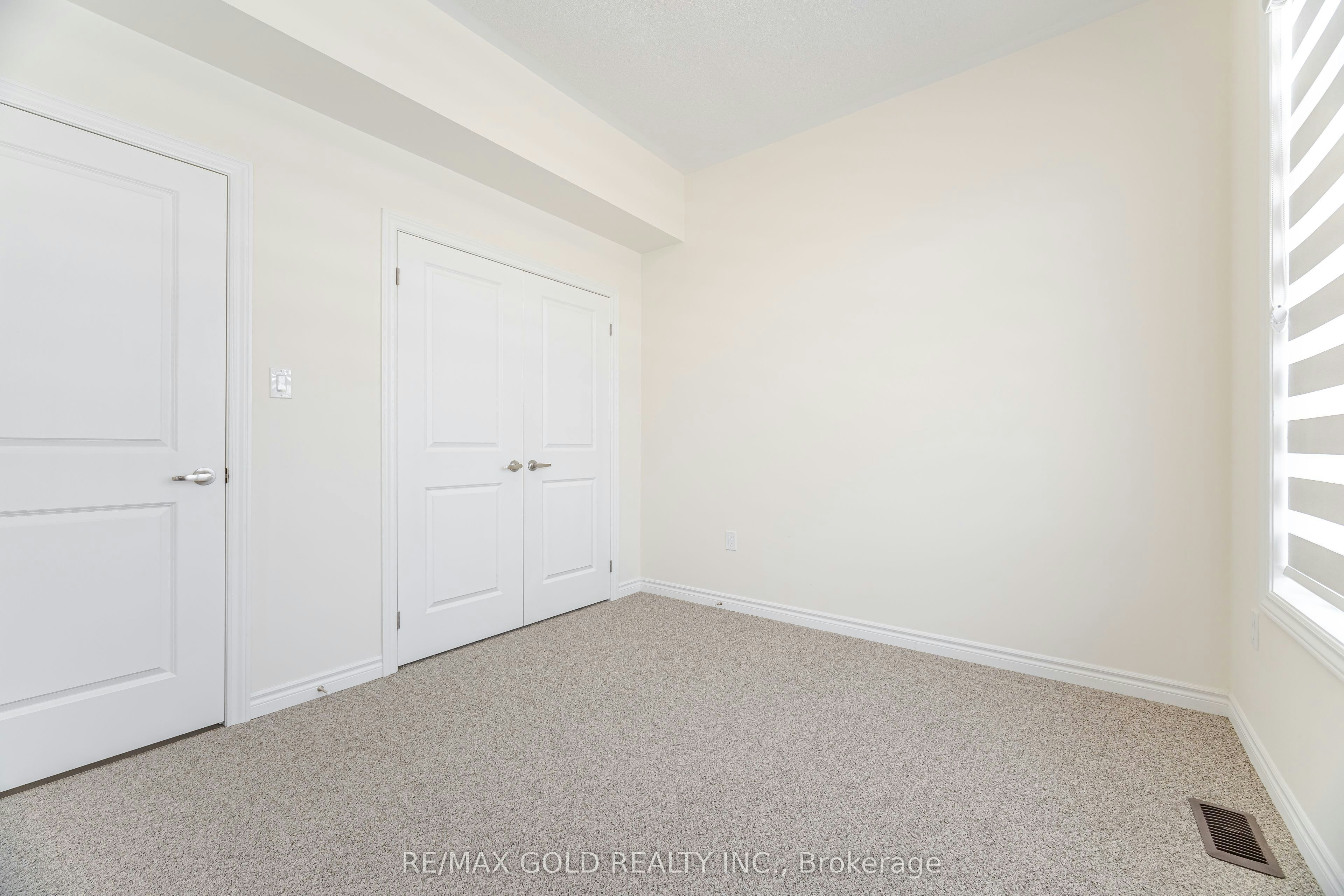 9 Kentledge Avenue, East Gwillimbury, ON, L9N 0V9 - 31