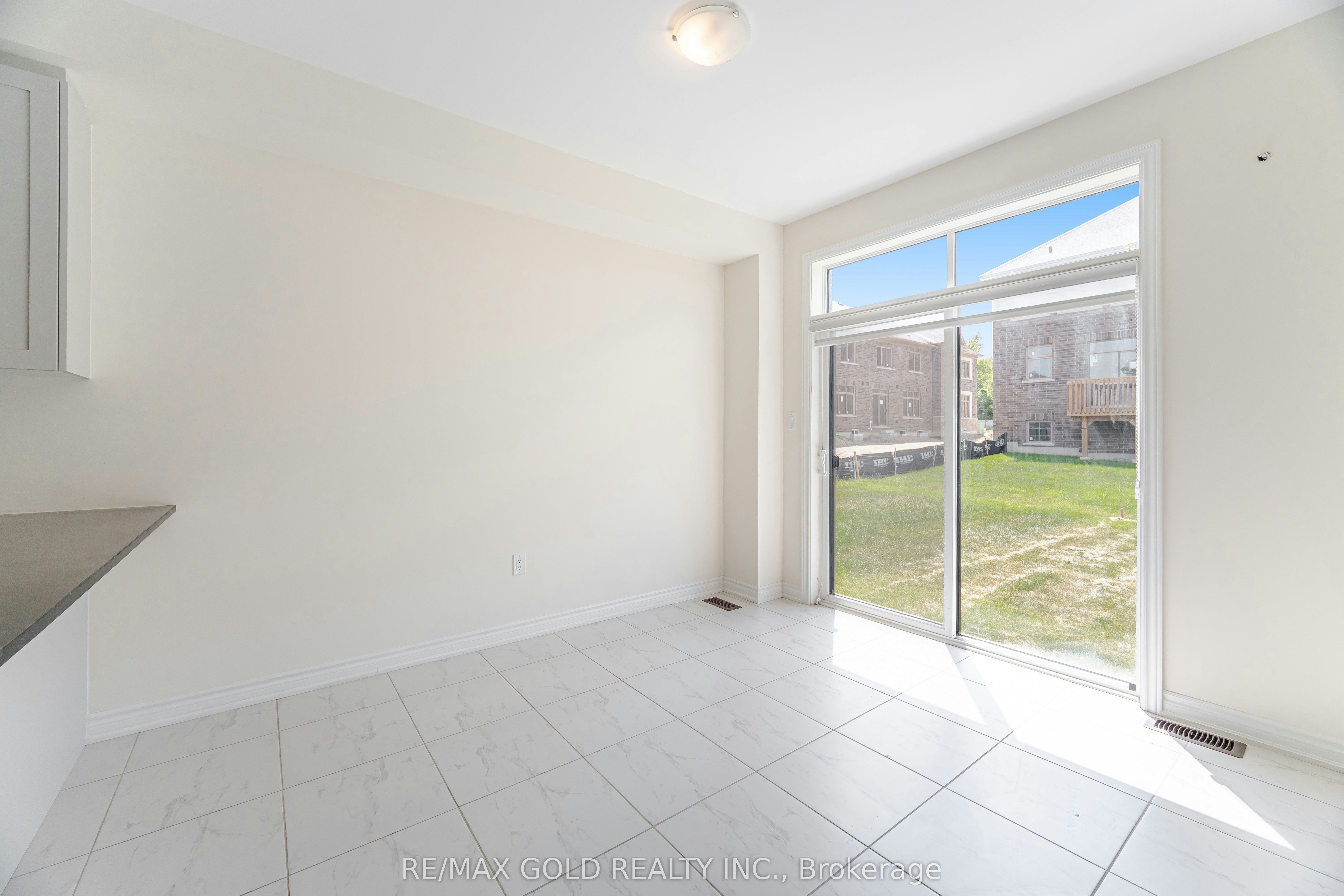 9 Kentledge Avenue, East Gwillimbury, ON, L9N 0V9 - 14