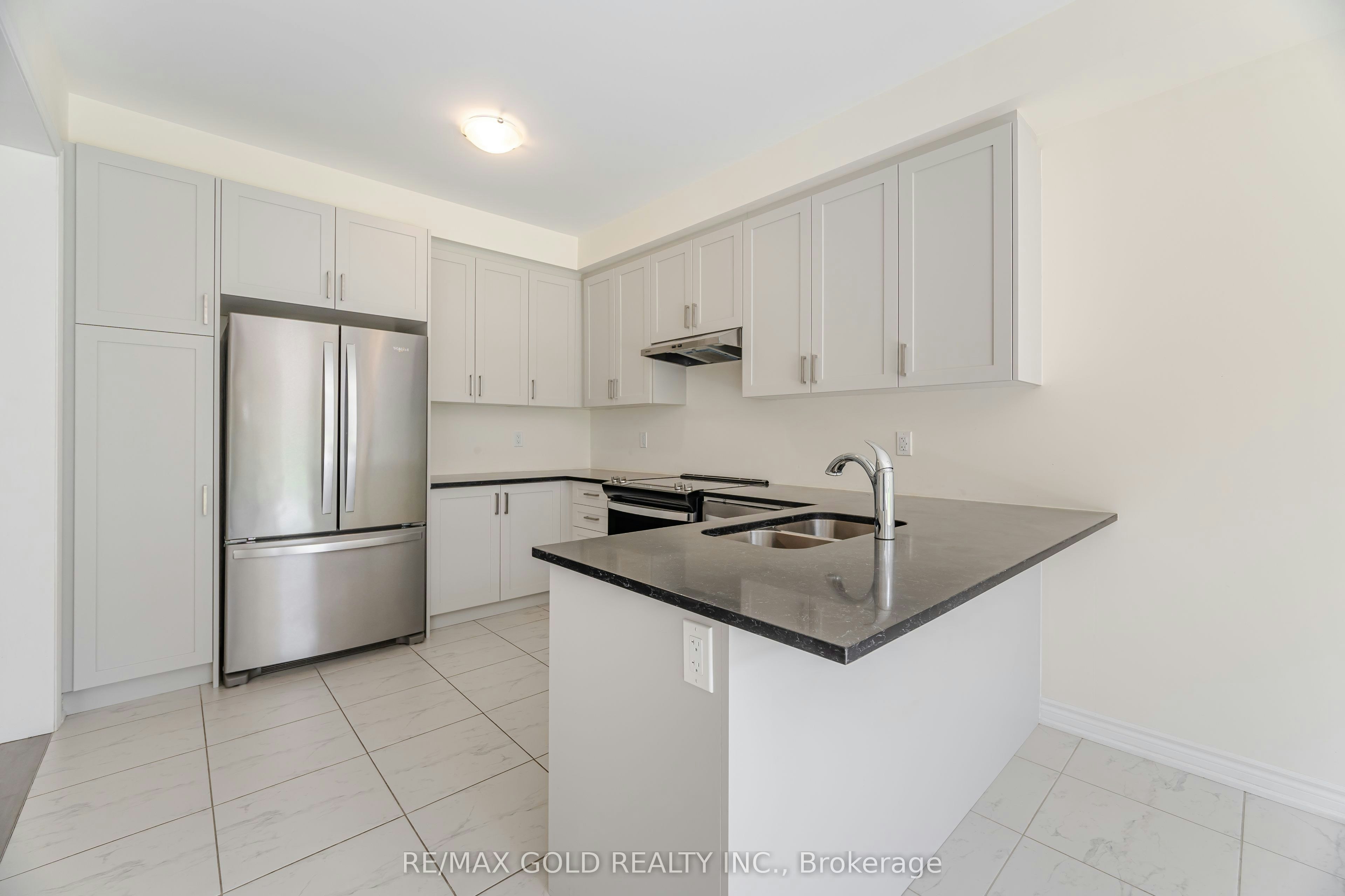 9 Kentledge Avenue, East Gwillimbury, ON, L9N 0V9 - 17