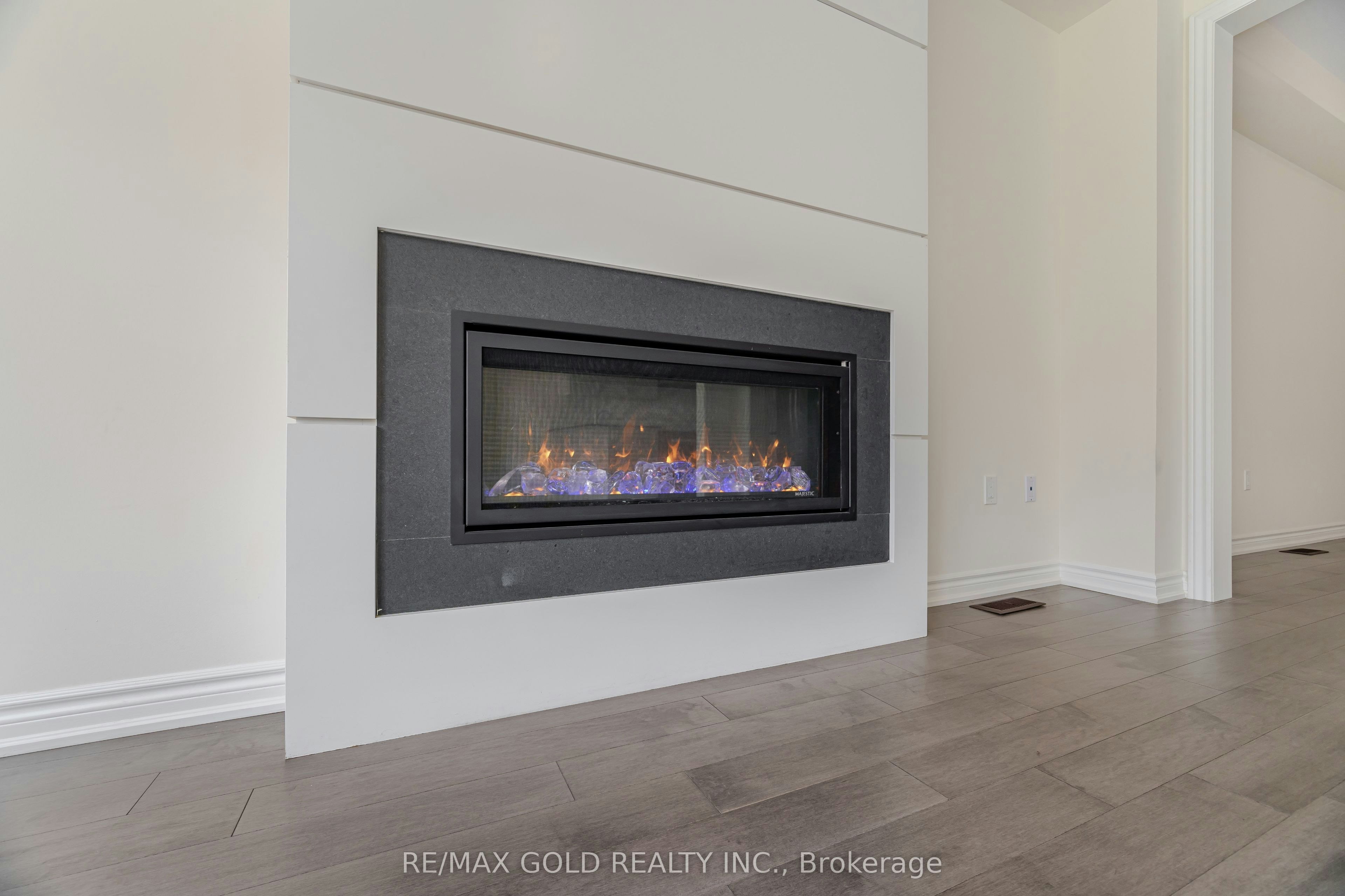 9 Kentledge Avenue, East Gwillimbury, ON, L9N 0V9 - 11