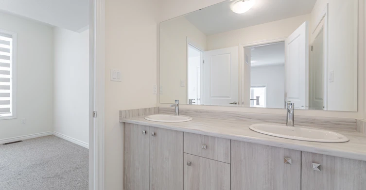 9 Kentledge Avenue, East Gwillimbury, ON, L9N 0V9 - 35