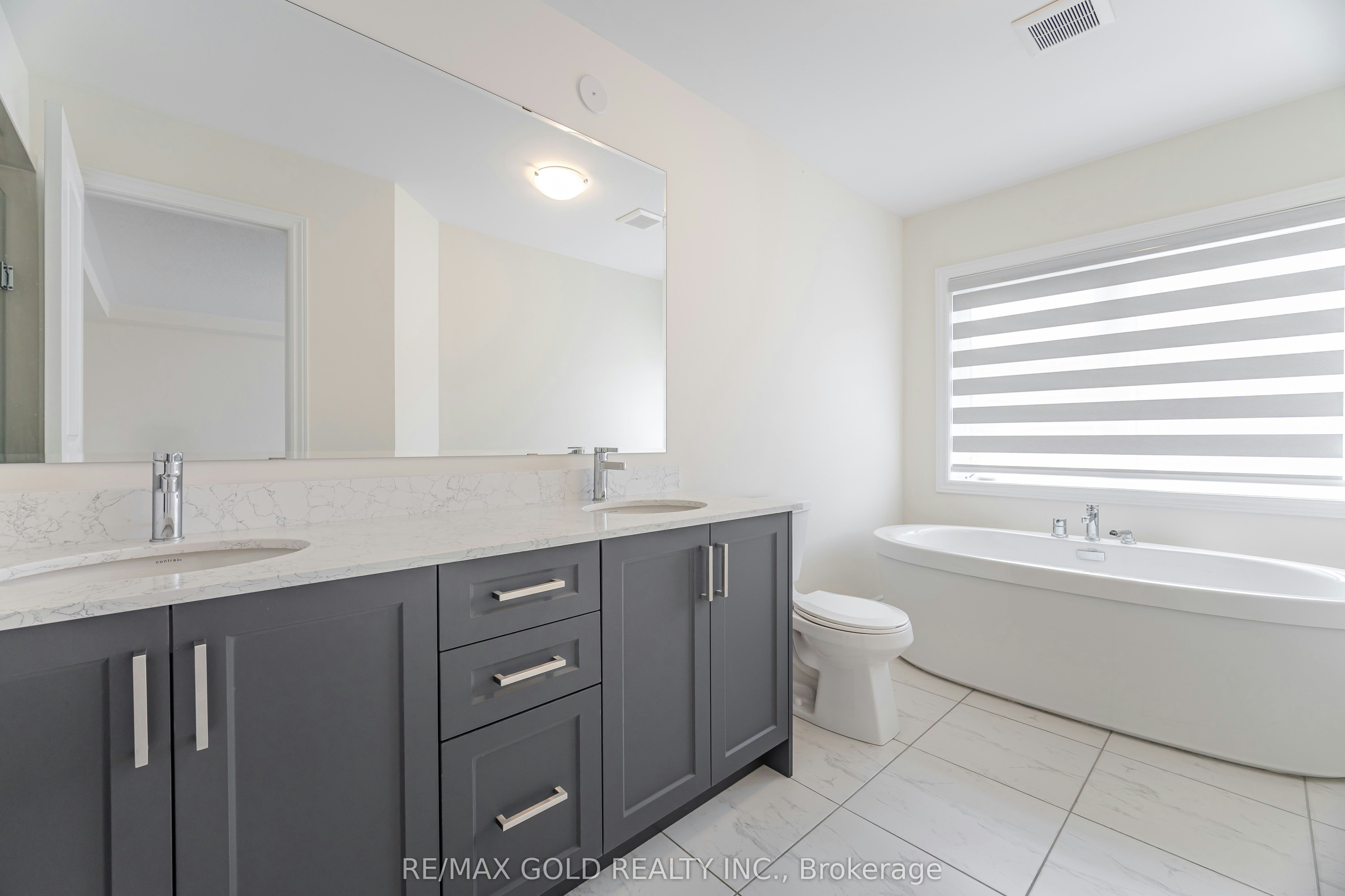 9 Kentledge Avenue, East Gwillimbury, ON, L9N 0V9 - 26