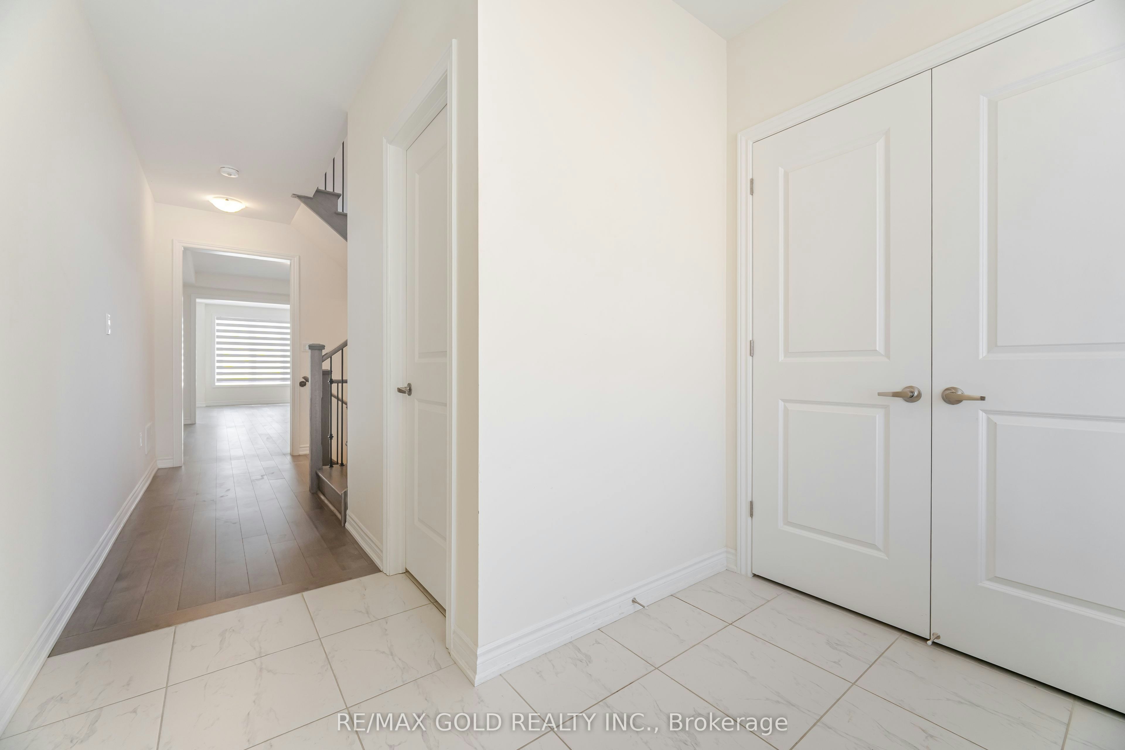 9 Kentledge Avenue, East Gwillimbury, ON, L9N 0V9 - 4