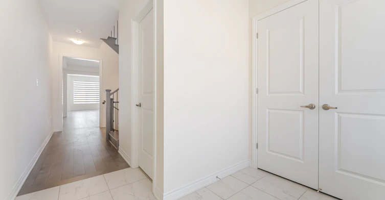 9 Kentledge Avenue, East Gwillimbury, ON, L9N 0V9 - 4