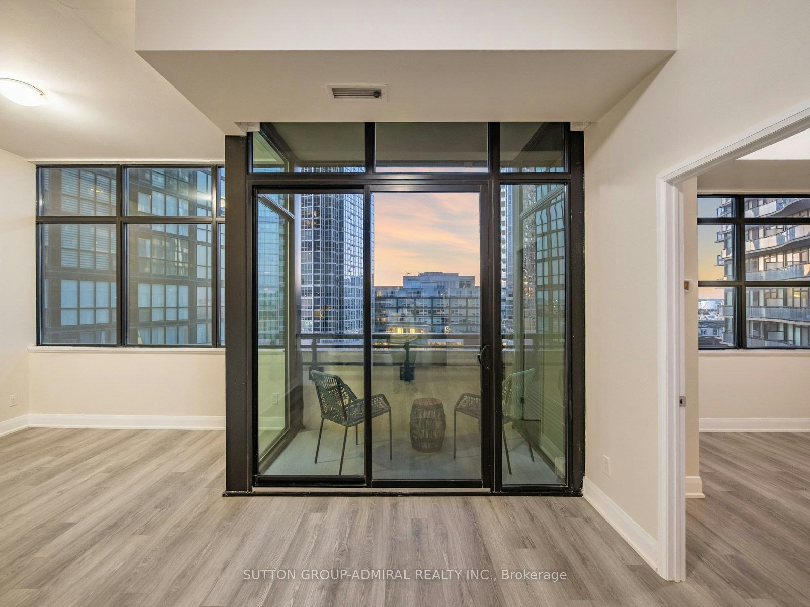 512-2900 Highway 7 N/A, Vaughan, ON, L4K 0G3 - 23