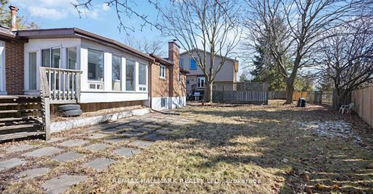 23 Ironshield Crescent, Markham, ON, L3T 3K7 - 15