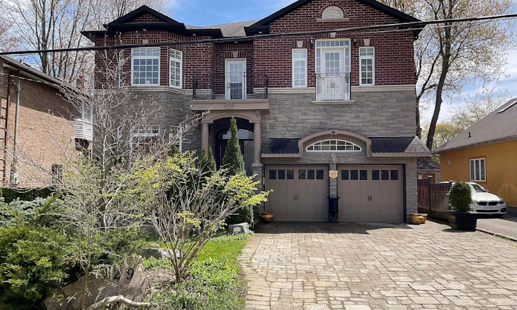 129 Lakeland Crescent