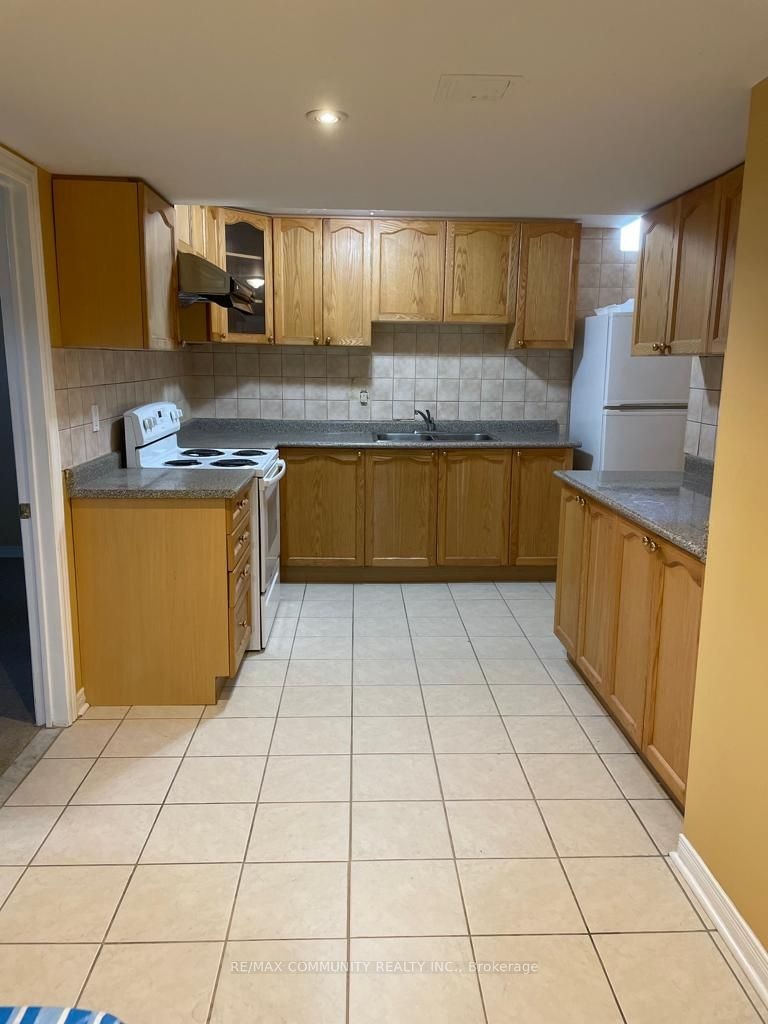 24 Elmrill Road, Markham, ON, L6C 2N8 - 6
