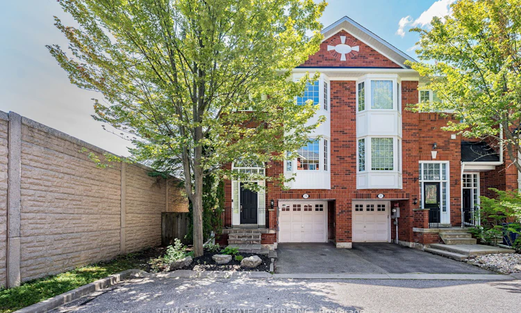 29 Mosaics Avenue