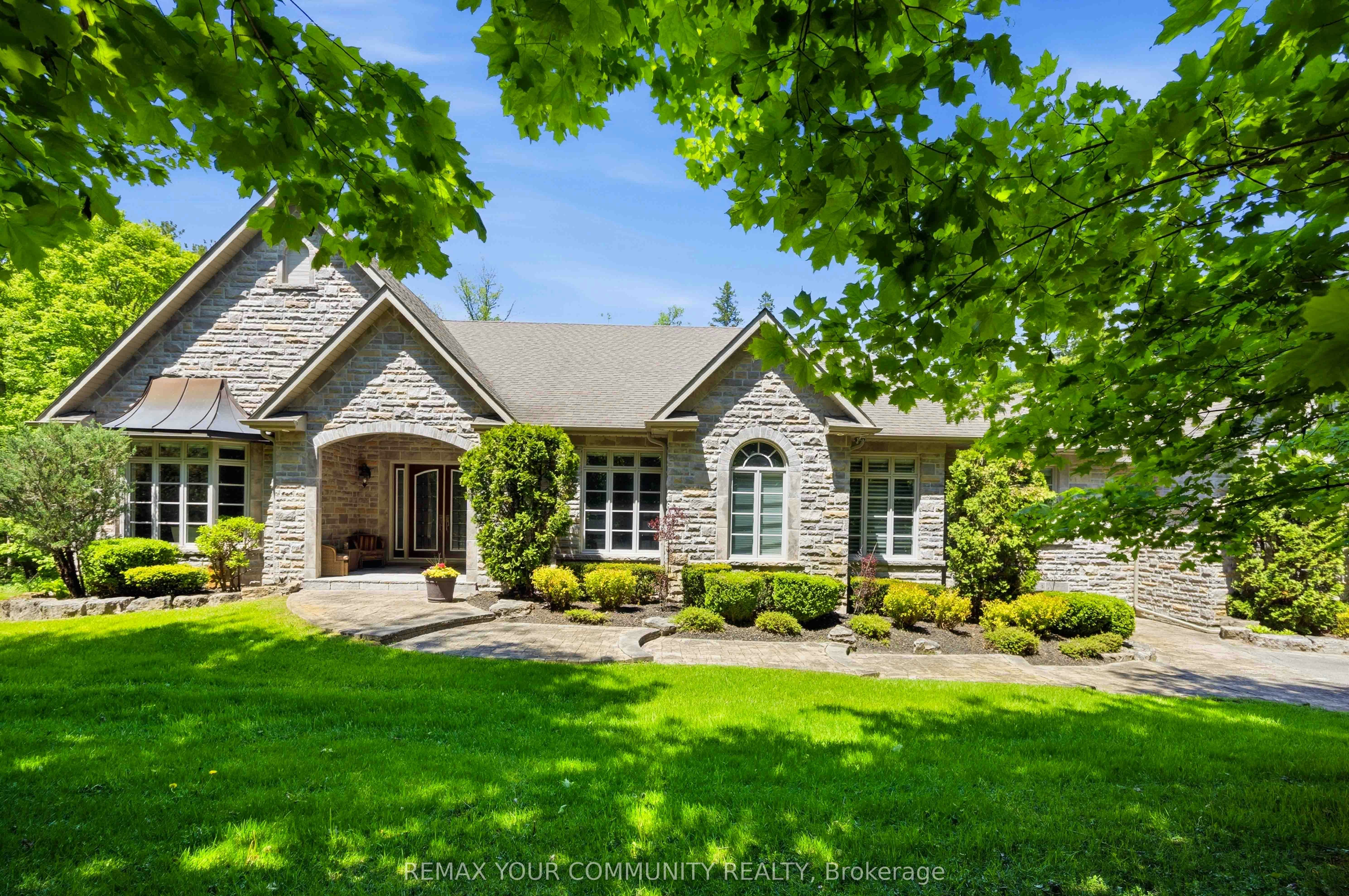 46 Lake Woods Drive, Whitchurch-Stouffville, ON, L4A 1P1