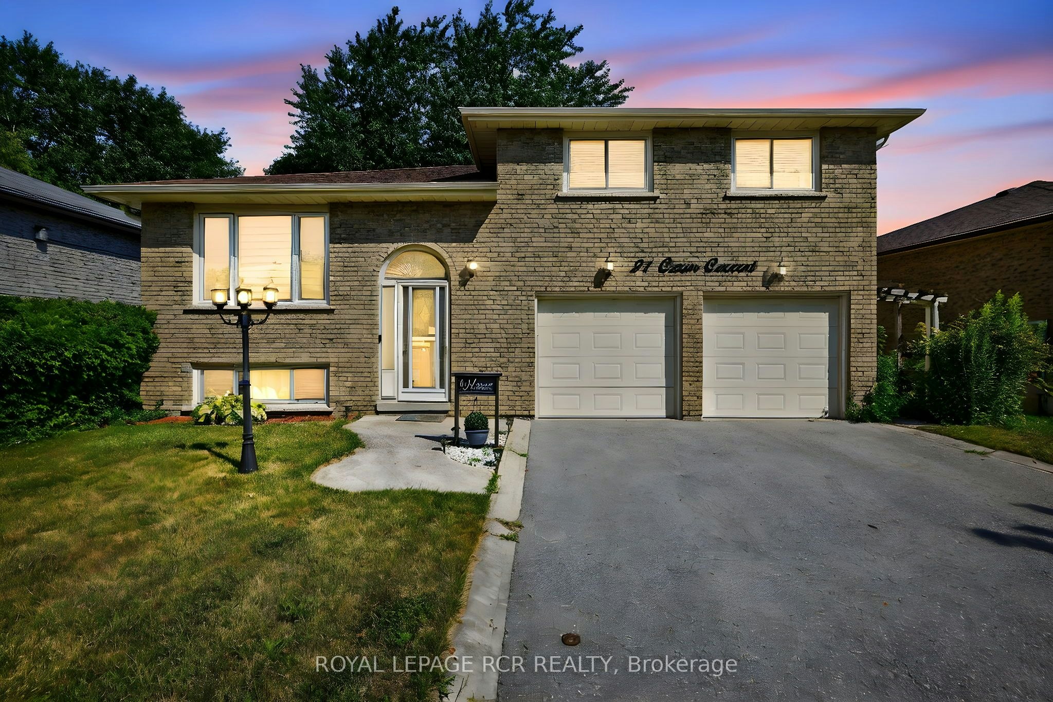 21 Crown Crescent, Bradford West Gwillimbury, ON, L3Z 2M7