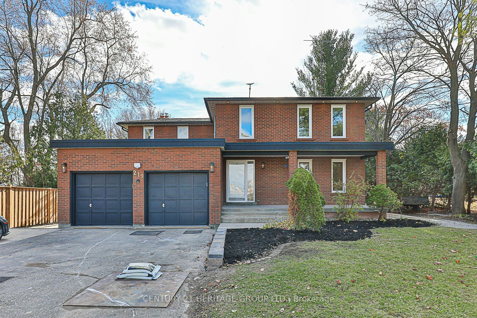 Bsmt-219 Harris Avenue, Richmond Hill, ON, L4E 3M3