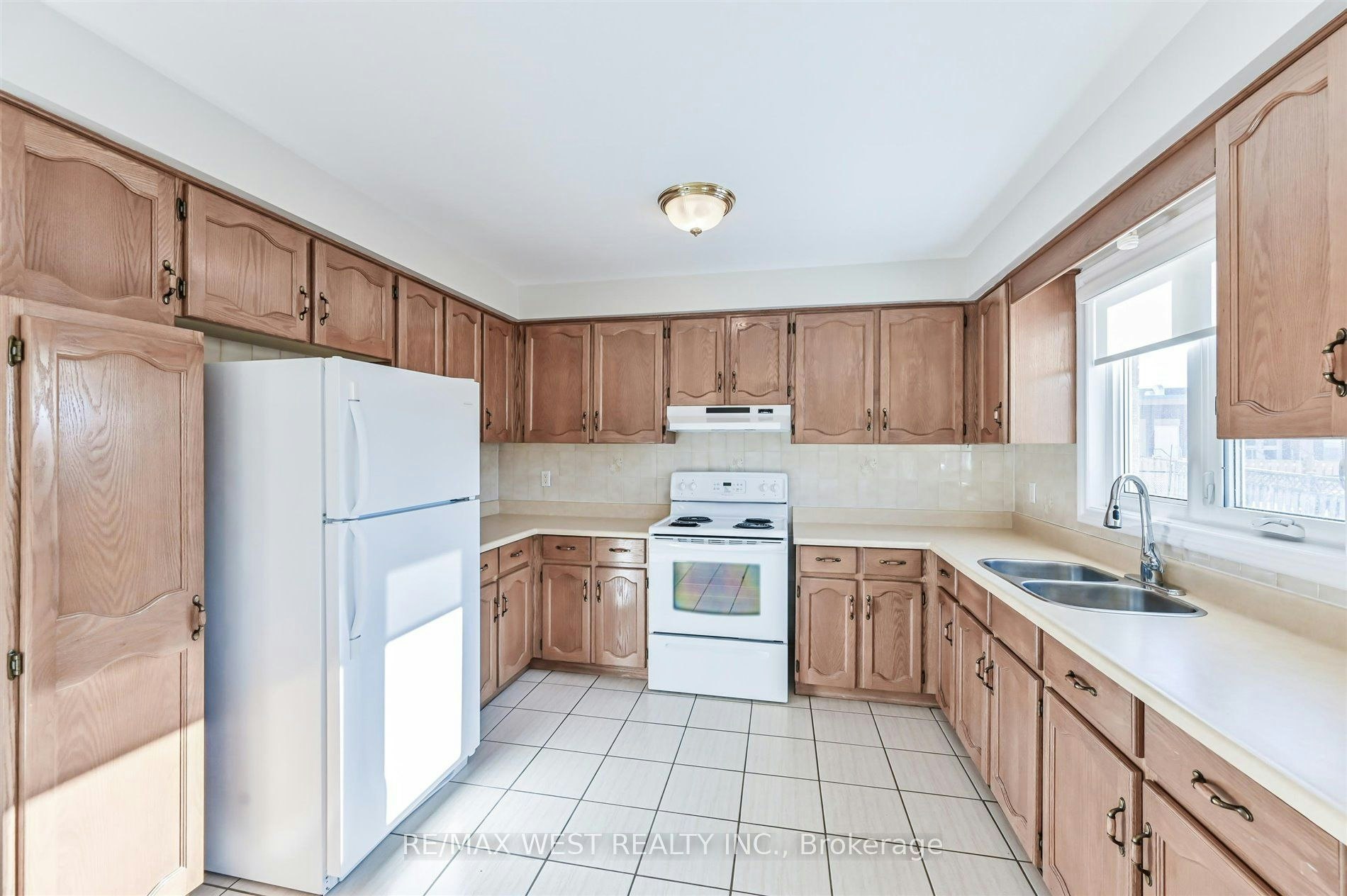 139 Carmen Crescent, Vaughan, ON, L4L 5P1 - 11