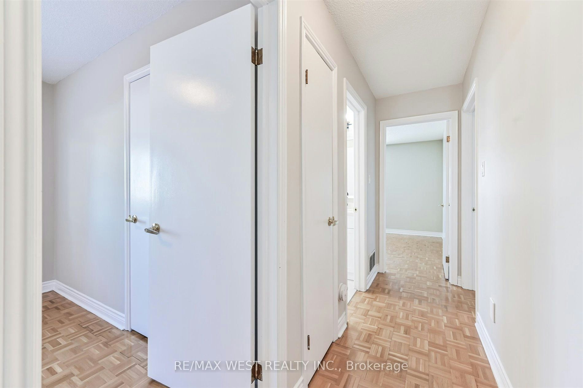 139 Carmen Crescent, Vaughan, ON, L4L 5P1 - 12