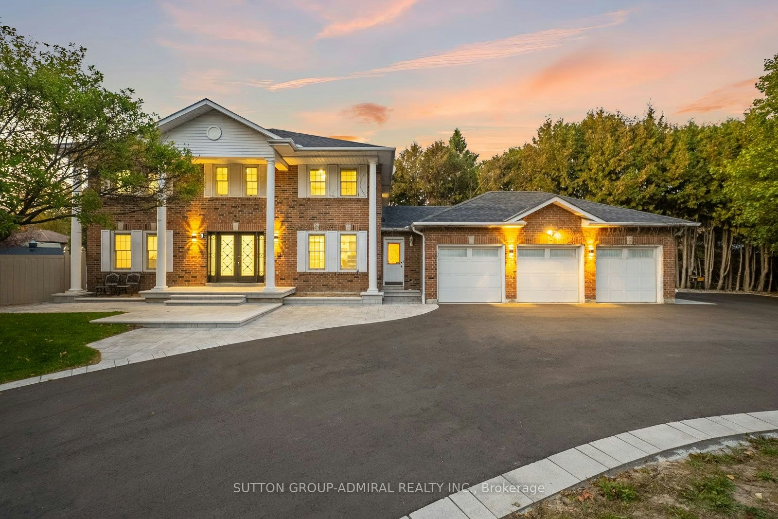 8 Beaufort Hills Road, Richmond Hill, ON, L4E 2N5 - 2