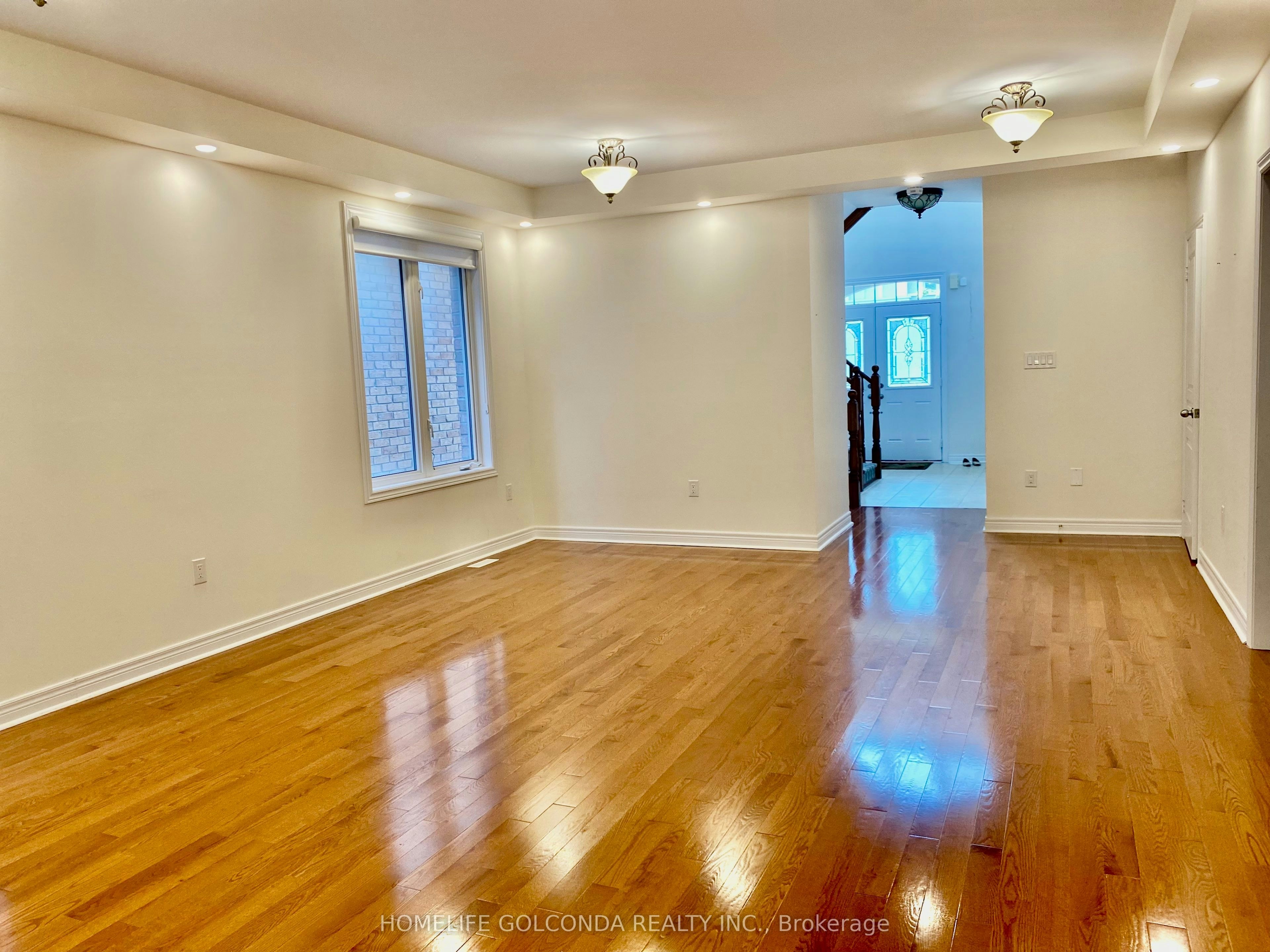 160 Chouinard Way, Aurora, ON, L4G 1B7 - 4