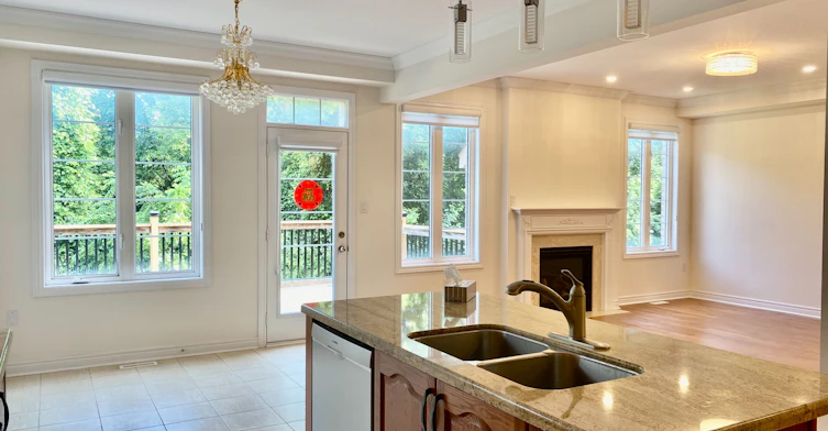 160 Chouinard Way, Aurora, ON, L4G 1B7 - 9