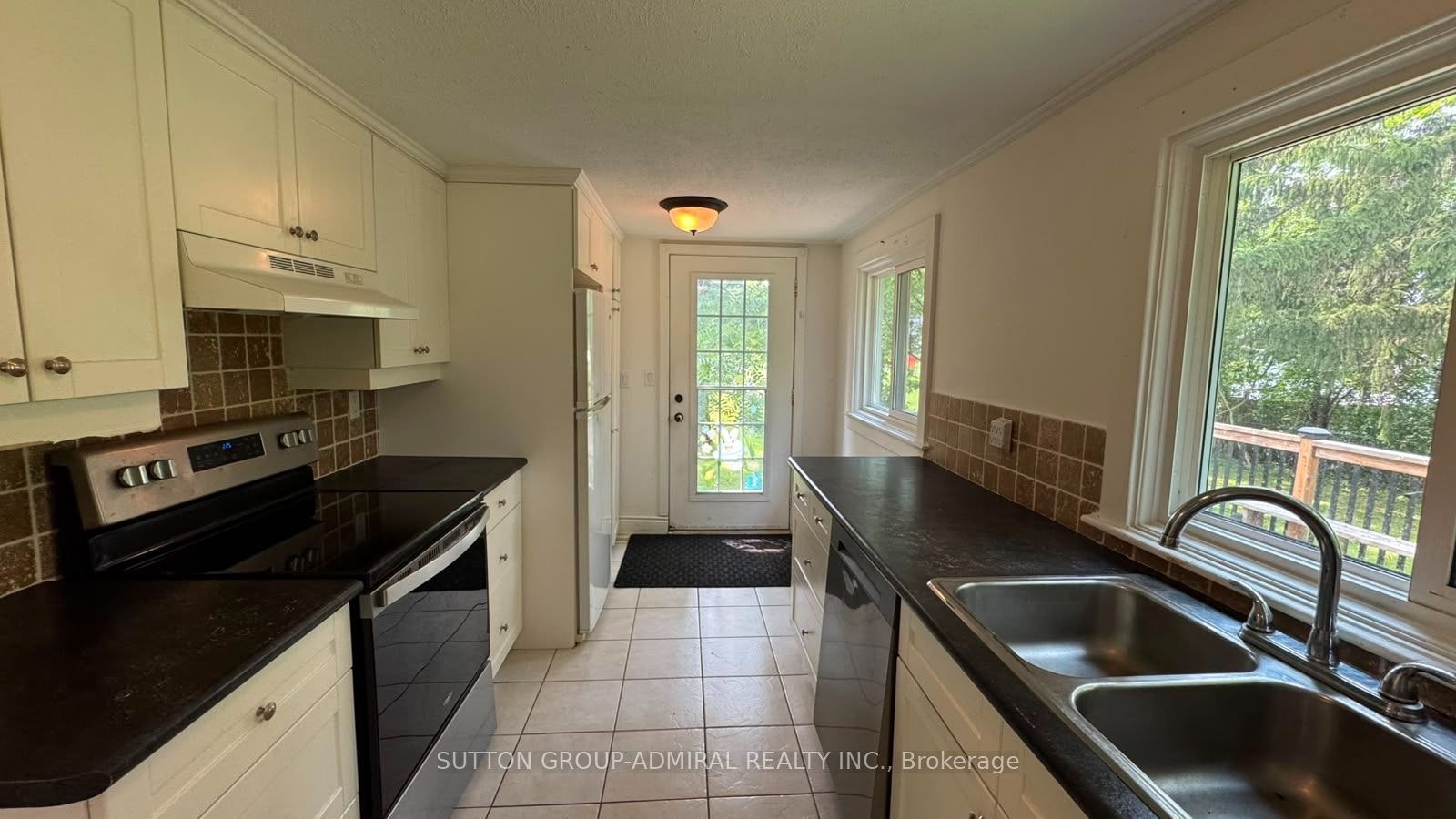 741 Gorham Street, Newmarket, ON, L3Y 1L7 - 8