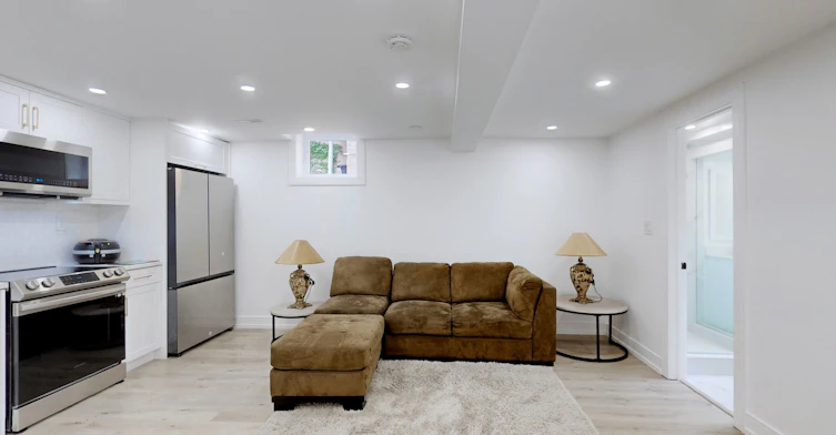 90 Tamarac Trail, Aurora, ON, L4G 5S1 - 9