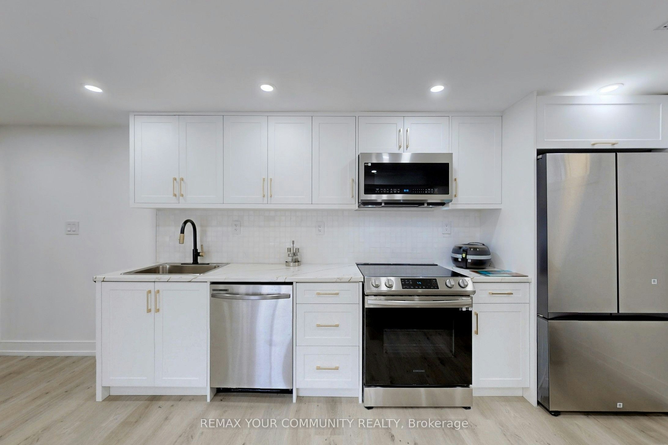 90 Tamarac Trail, Aurora, ON, L4G 5S1 - 12