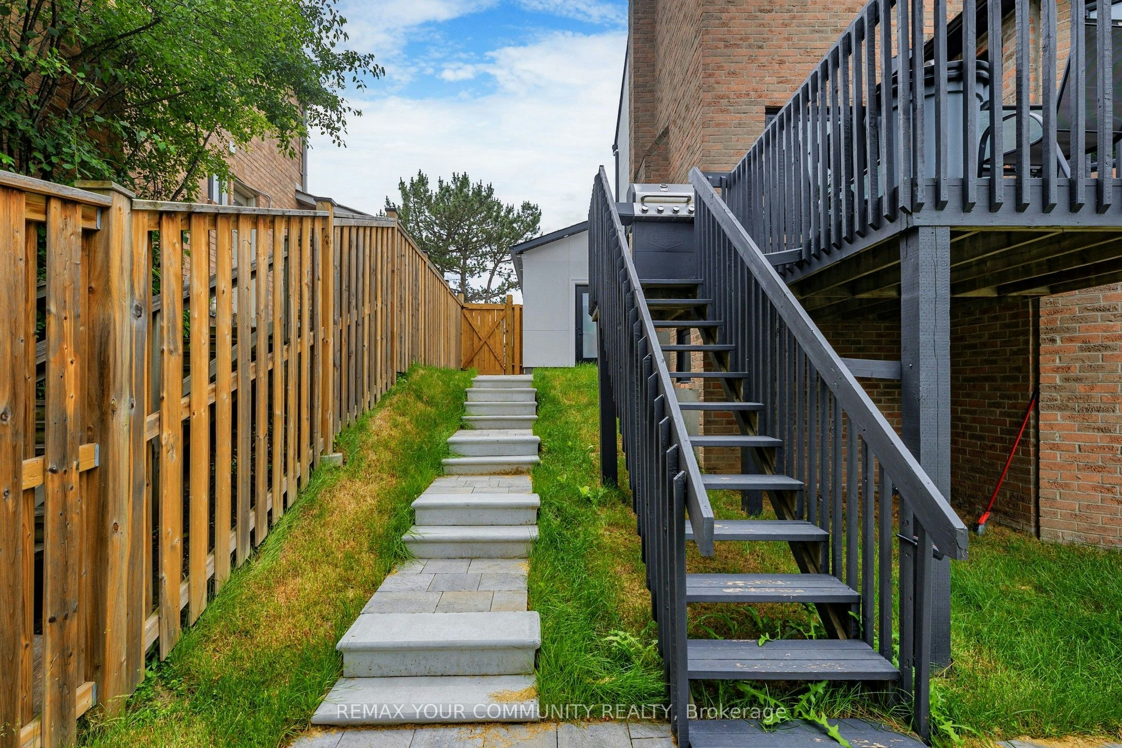90 Tamarac Trail, Aurora, ON, L4G 5S1 - 4