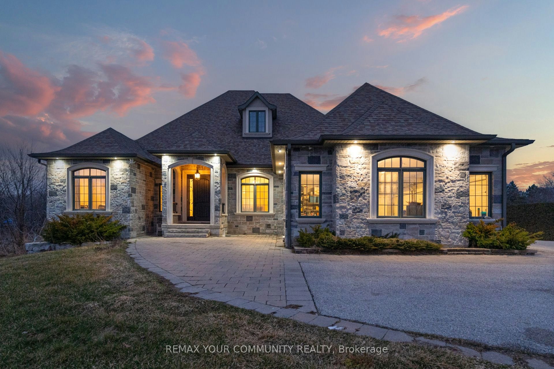 20111 Bathurst Street E, East Gwillimbury, ON, L9N 1N3