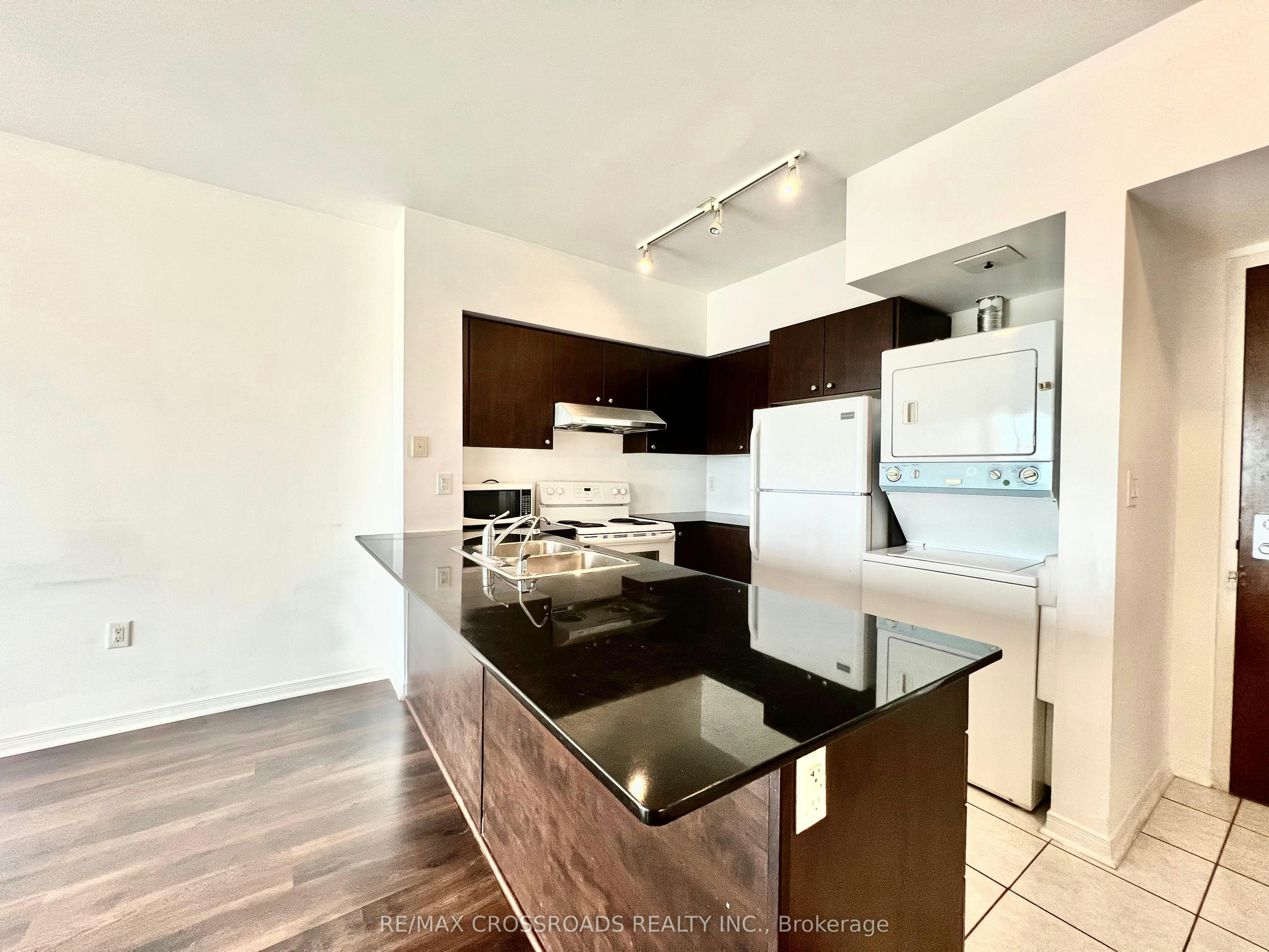 803-4600 Steeles Avenue E, Toronto, ON, L3R 5J1 - 2