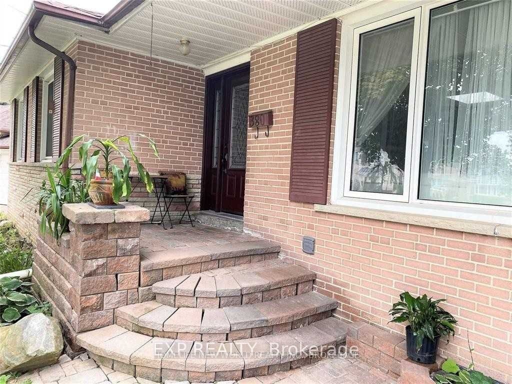 380 Balkan Road, Richmond Hill, ON, L4C 2P1