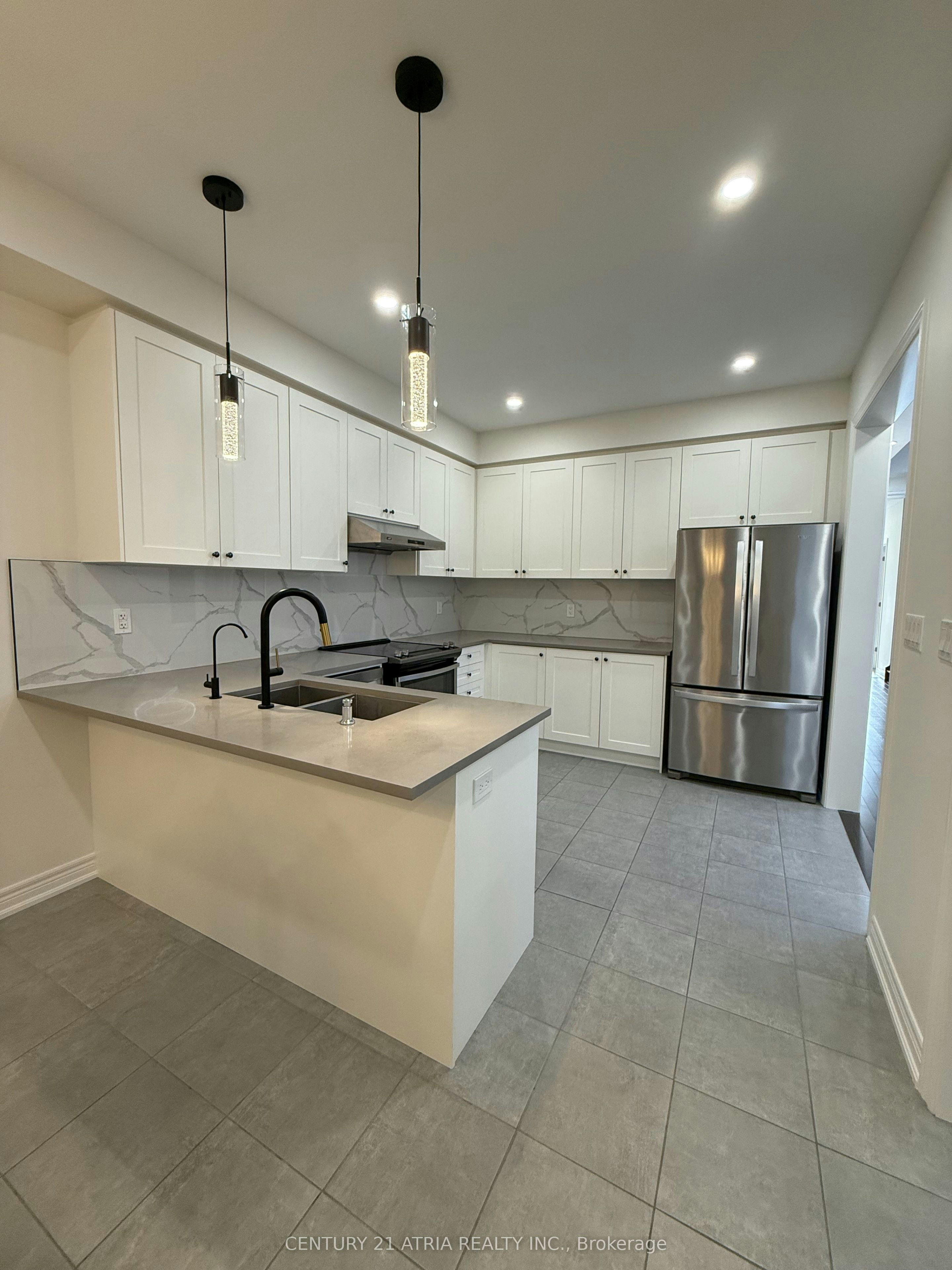 345 Silk Twist Drive, East Gwillimbury, ON, L9N 1R8 - 6