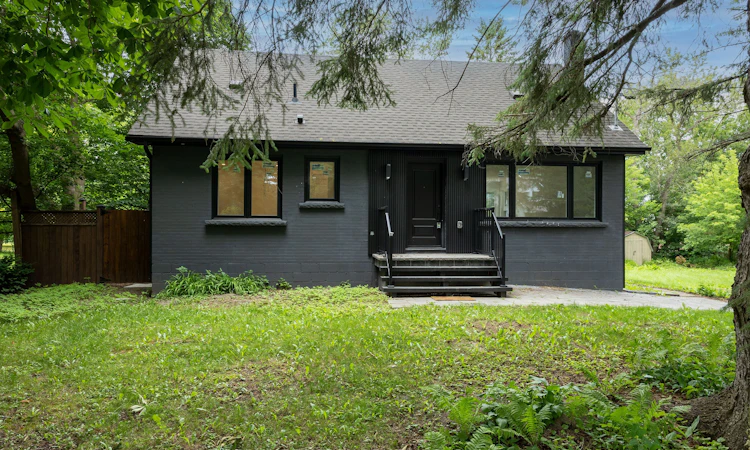 30 Morton Avenue