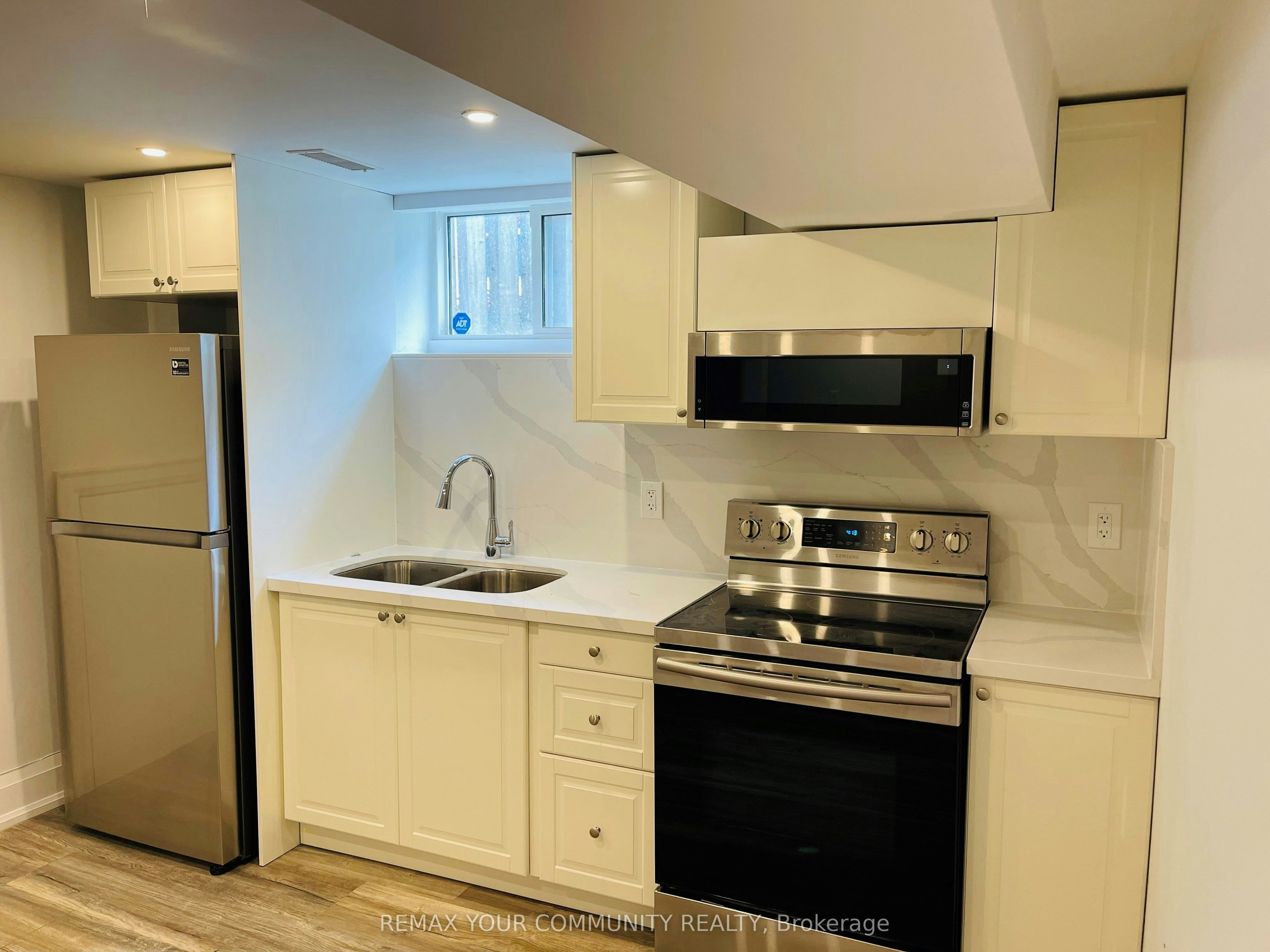 32 Kitimat Crescent, Aurora, ON, L4G 3C3