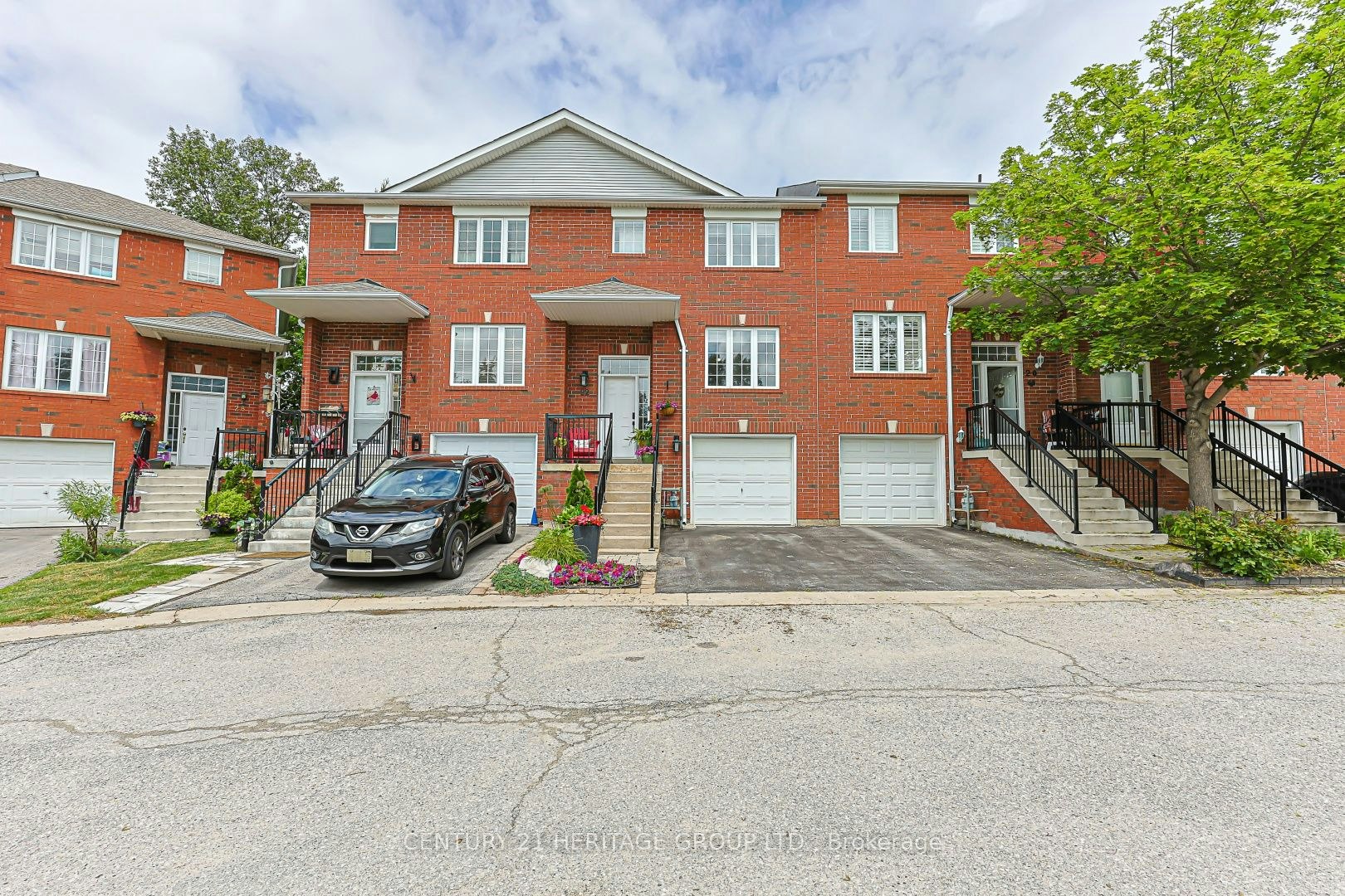 22 Village Green Lane, Bradford West Gwillimbury, ON, L3Z 3E7
