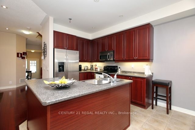 16 Thatcher Crescent, East Gwillimbury, ON, L9N 0B8 - 6